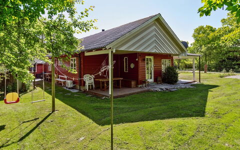 Flugha - 500M to the Fjord: Haus, Dach, Zuhause, Hütte, Rasen, Garten, Abstellgleis, Bauernhaus, Garten, Hinterhof