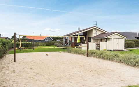 Mervi - 300M to the Fjord: Gras, Haus, Dach, Zuhause, Hütte, Strauch, Grundstueck, Ländliches Gebiet, Bauernhaus, Ground