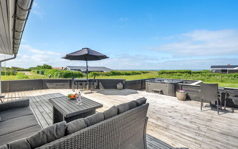 Nahel - 150M to the Fjord: Holz, Zuhause, Veranda, Deck, Hartholz, Dach, Holzbeize, Holzboden, Eco Hotel