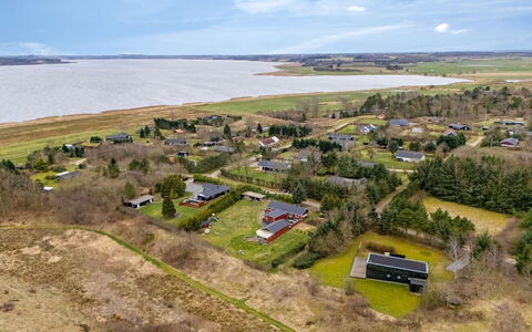 Tenna - 250M to the Fjord: Blau, Strauch, Hütte, Ground, Garten, Estate, Schatten, Landscaping, Bauernhaus, Eco Hotel