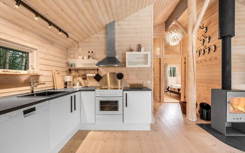 Aman - 700M to the Fjord: Holz, Flooring, Interior Design, Zuhause, Fussboden, Holzboden, Decke, Küche, Light Fixture, Hartholz