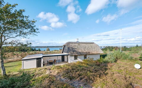 Tordis - 250M to the Fjord: Die Architektur, Dach, Zuhause, Verbundwerkstoff, Daylighting, Abstellgleis, Auffahrt