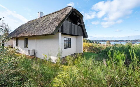 Tordis - 250M to the Fjord: Die Architektur, Dach, Zuhause, Verbundwerkstoff, Daylighting, Abstellgleis, Auffahrt
