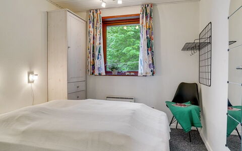 Ephra - 250M to the Fjord: Interior Design, Wand, Möbel, Bett, Schlafzimmer, Fussboden, Flooring, Holz, Decke, Bettdecke