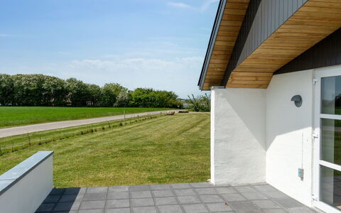 Imilie - 250M to the Fjord: Dach, Haus, Grundstueck, Zuhause, Hütte, Estate, Gartenbauten, Schatten, Blockhaus, Landscaping
