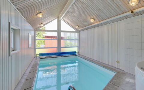 Rani - 800M from the Sea: Schwimmbad, Verbundwerkstoff, Decke, Resort, Design, Hotel, Holzbeize, Eco Hotel, Daylighting, Freizeitzentrum