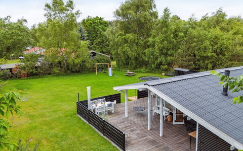 Morten - 500M from the Sea: Dachdecken, Hütte, Haus, Dach, Zuhause, Bauernhaus, Hütte, Estate, Dorf