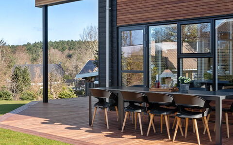 Ylvi - 250M from the Sea: Holz, Möbel, Holzboden, Fussboden, Stuhl, Hartholz, Holzbeize, Deck, Veranda, Glas
