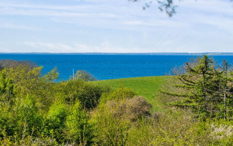 Irek - 500M from the Sea: Hütte, Zuhause, Haus, Dach, Veranda, Estate, Abstellgleis, Gartenbauten, Bauernhaus, Garten