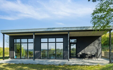 Irek - 500M from the Sea: Hütte, Zuhause, Haus, Dach, Veranda, Estate, Abstellgleis, Gartenbauten, Bauernhaus, Garten