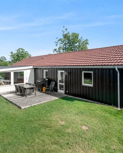 Mainart - 200M from the Sea