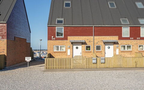 Line - 10M from the Sea: Haus, Dach, Zuhause, Hütte, Schuppen, Gartenbauten, Abstellgleis, Garten, Blockhaus, Hütte