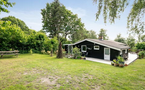 Reika - 1Km from the Sea: Haus, Hütte, Zuhause, Garten, Estate, Rasen, Bauernhaus, Garten, Gartenbauten, Schatten