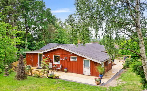 Reika - 1Km from the Sea: Haus, Hütte, Dach, Zuhause, Gartenbauten, Estate, Garten, Bauernhaus, Rasen, Hinterhof