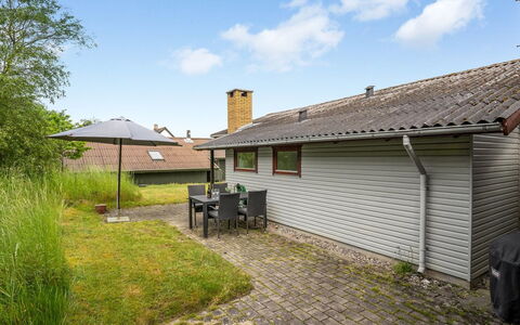 Elpida - 100M from the Sea: Dach, Haus, Zuhause, Hütte, Abstellgleis, Estate, Auffahrt, Gartenbauten, Garten, Schuppen