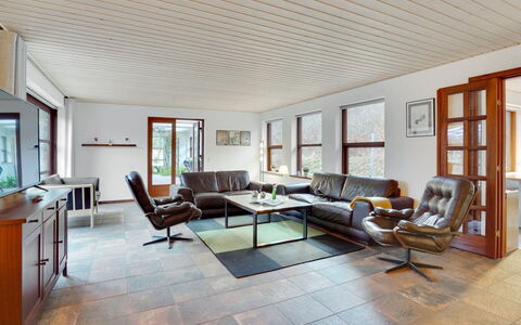 Toska: Flooring, Wand, Fussboden, Interior Design, Holz, Decke, Holzboden, Beleuchtung, Möbel, Laminatboden