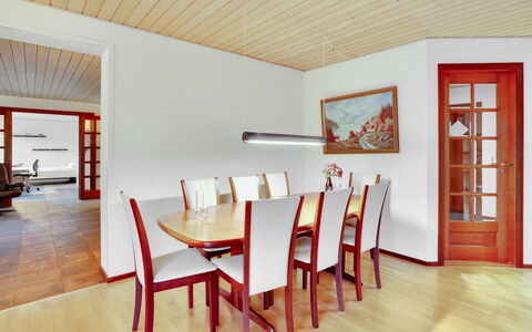 Toska: Flooring, Wand, Fussboden, Interior Design, Holz, Decke, Holzboden, Beleuchtung, Möbel, Laminatboden