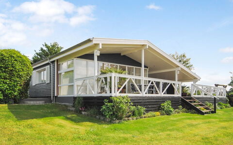Annabeth - 300M to the Fjord: Veranda, Hütte, Estate, Abstellgleis, Hartholz, Deck, Outdoor Struktur, Bauernhaus, Gartenbauten