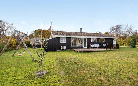 Joon - 300M from the Sea: Dach, Haus, Zuhause, Hütte, Abstellgleis, Estate, Auffahrt, Gartenbauten, Garten, Schuppen