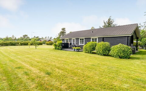 Christina - 300M to the Fjord: Haus, Dach, Zuhause, Hütte, Schuppen, Gartenbauten, Abstellgleis, Garten, Blockhaus, Hütte