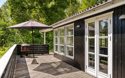 Gunward - 1.5Km from the Sea: Wohngebiet, Dach, Vorort, Auffahrt, Estate, Kamin