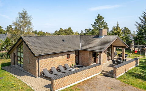 Ehlin - 150M from the Sea: Dachdecken, Hütte, Haus, Dach, Zuhause, Bauernhaus, Hütte, Estate, Dorf