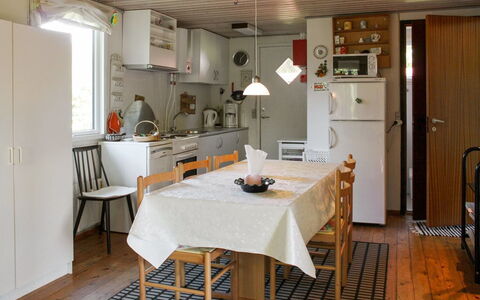 Aneline - 700M from the Sea: Zuhause, Hütte, Abstellgleis, Hartholz, Schatten, Planke, Design, Estate, Veranda, Deck