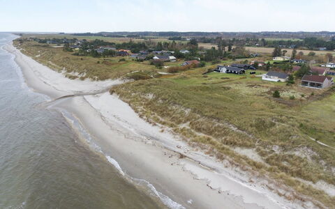Annabell - 150M from the Sea: Wohngebiet, Dach, Vorort, Auffahrt, Estate, Kamin