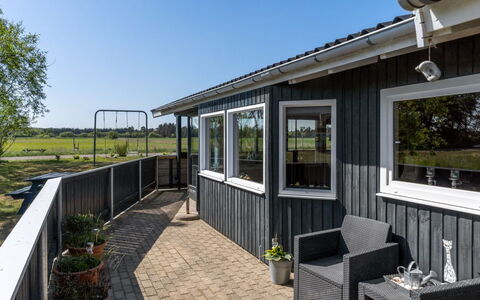 Hylleborg - 400M from the Sea: Dachdecken, Hütte, Haus, Dach, Zuhause, Bauernhaus, Hütte, Estate, Dorf