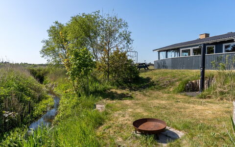 Hylleborg - 400M from the Sea: Dachdecken, Hütte, Haus, Dach, Zuhause, Bauernhaus, Hütte, Estate, Dorf