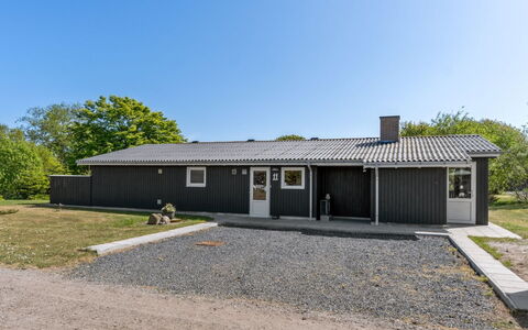 Hylleborg - 400M from the Sea: Dachdecken, Hütte, Haus, Dach, Zuhause, Bauernhaus, Hütte, Estate, Dorf