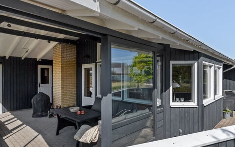 Hylleborg - 400M from the Sea: Dachdecken, Hütte, Haus, Dach, Zuhause, Bauernhaus, Hütte, Estate, Dorf
