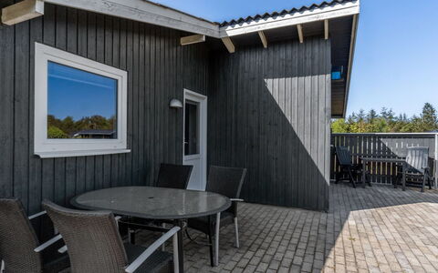 Hylleborg - 400M from the Sea: Dachdecken, Hütte, Haus, Dach, Zuhause, Bauernhaus, Hütte, Estate, Dorf