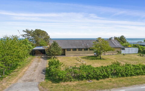 Kalist - 50M from the Sea: Dach, Haus, Zuhause, Hütte, Abstellgleis, Estate, Auffahrt, Gartenbauten, Garten, Schuppen