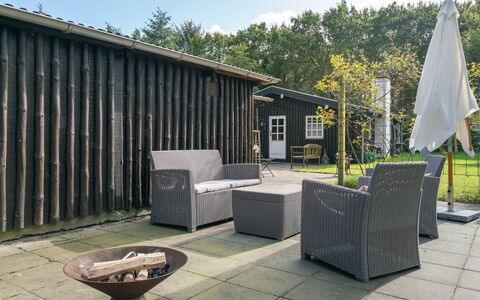Arnborg - 2Km from the Sea: Die Architektur, Dach, Zuhause, Verbundwerkstoff, Daylighting, Abstellgleis, Auffahrt