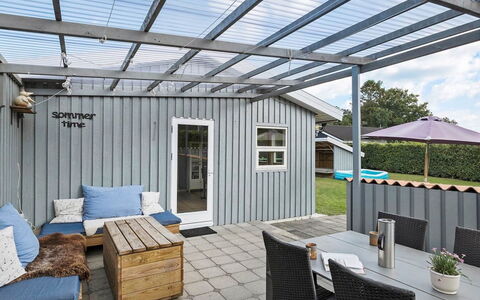 Kjartan - 1.2Km from the Sea: Dach, Zuhause, Deck, Abstellgleis, Gartenmöbel, Schatten, Hütte, Veranda, Tisch Im Freien, Terrasse