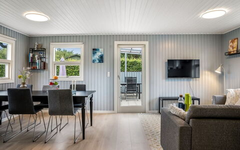 Kjartan - 1.2Km from the Sea: Interior Design, Holz, Flooring, Decke, Möbel, Fussboden, Zuhause, Holzboden, Küche & Esszimmer Tisch, Esszimmer