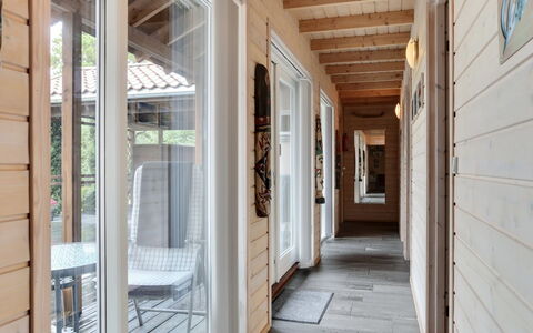 Danijela - 1.2Km from the Sea: Möbel, Interior Design, Couch, Flooring, Fussboden, Wohnzimmer, Zimmer, Tabelle, Stuhl, Wohnung
