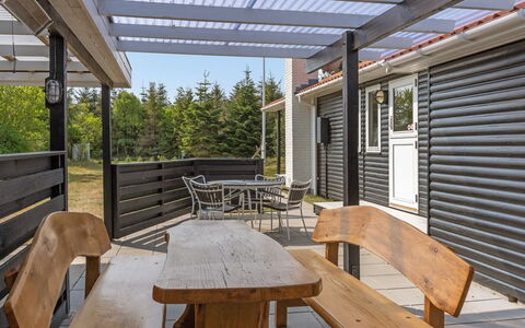 Andria - 300M from the Sea: Holz, Zuhause, Veranda, Deck, Hartholz, Dach, Holzbeize, Holzboden, Eco Hotel