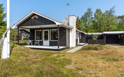 Andria - 300M from the Sea: Holz, Zuhause, Veranda, Deck, Hartholz, Dach, Holzbeize, Holzboden, Eco Hotel