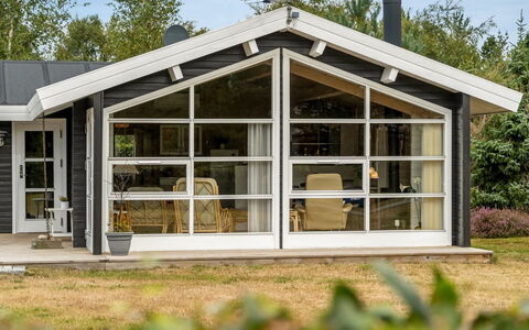 Jannus - 550M from the Sea: Holz, Hütte, Tür, Gartenbauten, Outdoor Struktur, Abstellgleis, Schuppen, Design, Blockhaus, Veranda