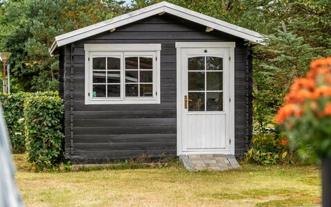 Jannus - 550M from the Sea: Holz, Schuppen, Tür, Gartenbauten, Hütte, Abstellgleis, Hartholz, Garten, Planke, Blockhaus