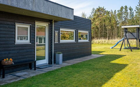 Elviira - 350M from the Sea: Dachdecken, Hütte, Haus, Dach, Zuhause, Bauernhaus, Hütte, Estate, Dorf