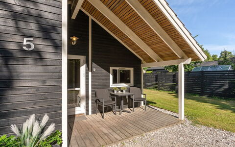 Elita - 1.7Km from the Sea: Dachdecken, Hütte, Haus, Dach, Zuhause, Bauernhaus, Hütte, Estate, Dorf