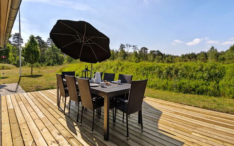 Veiko - 1.2Km from the Sea: Holz, Zuhause, Veranda, Deck, Hartholz, Dach, Holzbeize, Holzboden, Eco Hotel