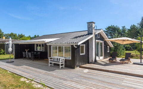 Landolf - 250M from the Sea: Dach, Haus, Zuhause, Hütte, Abstellgleis, Estate, Auffahrt, Gartenbauten, Garten, Schuppen