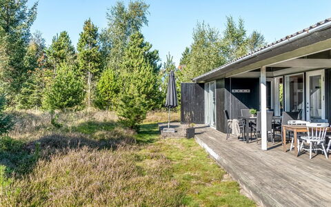 Thomine - 200M from the Sea: Dach, Haus, Zuhause, Hütte, Abstellgleis, Estate, Auffahrt, Gartenbauten, Garten, Schuppen