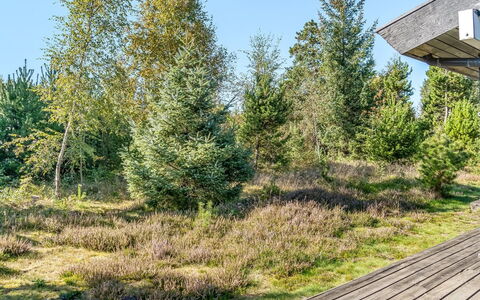 Thomine - 200M from the Sea: Dach, Haus, Zuhause, Hütte, Abstellgleis, Estate, Auffahrt, Gartenbauten, Garten, Schuppen