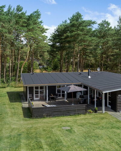 Nele - 400M from the Sea