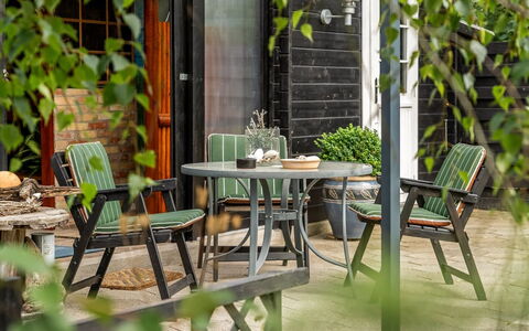 Fido - 300M from the Sea: Möbel, Gartenmöbel, Stuhl, Tabelle, Tisch Im Freien, Garten, Holzbeize, Terrasse, Hartholz, Schatten